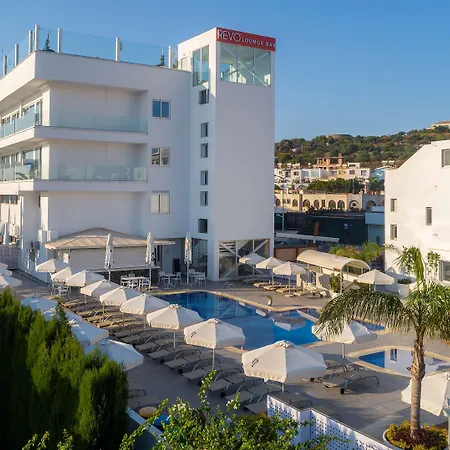 Plaza Hotel 3*