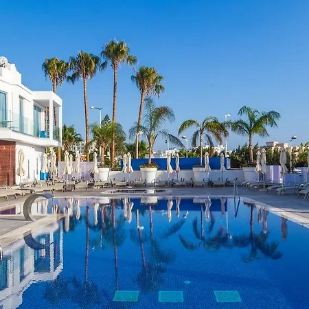 Plaza 3* Protaras