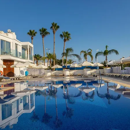 Plaza 3* Protaras