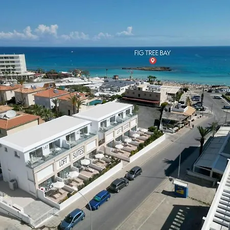 Plaza Hotel 3*