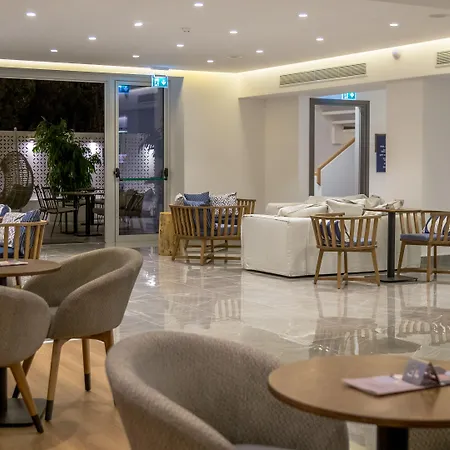 Plaza Hotel 3*