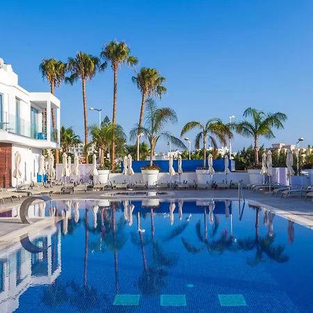 Plaza 3* Protaras