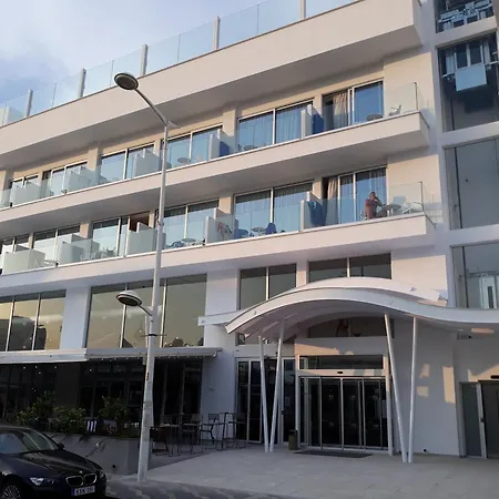 Hotel Plaza 3*