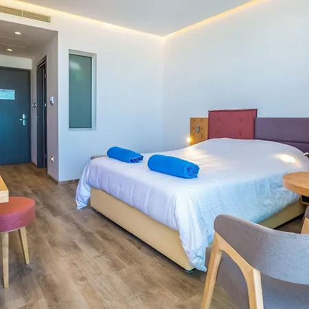 Hotel Plaza 3*