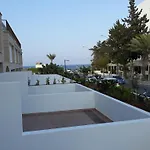Plaza מלון 3*