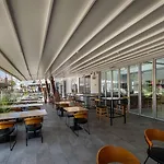 מלון Plaza 3*