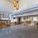 מלון Plaza פרוטאראס