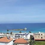 Plaza מלון