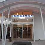 Plaza מלון 3*